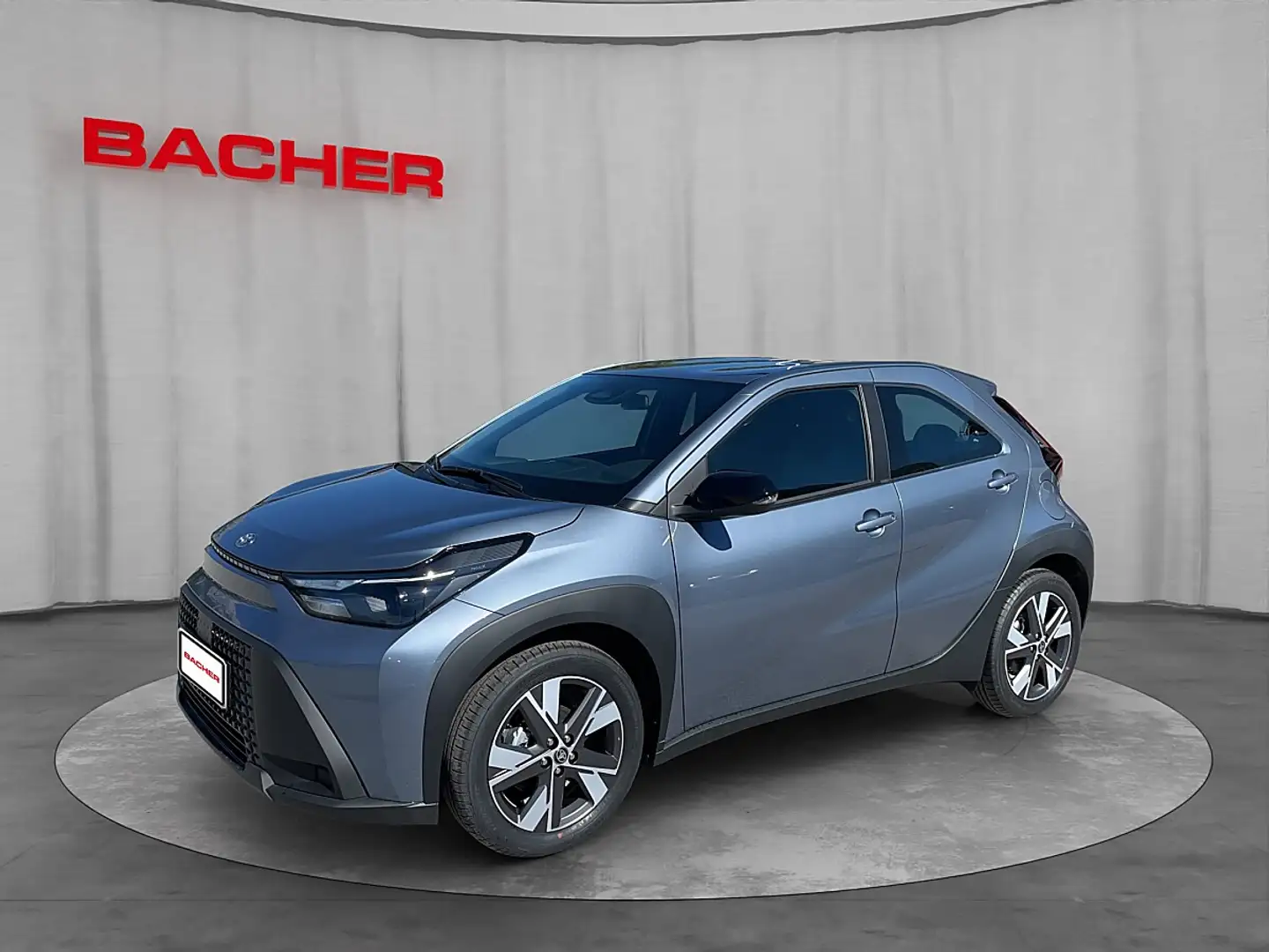 Toyota Aygo X 1,5 Hybrid Grau - 1