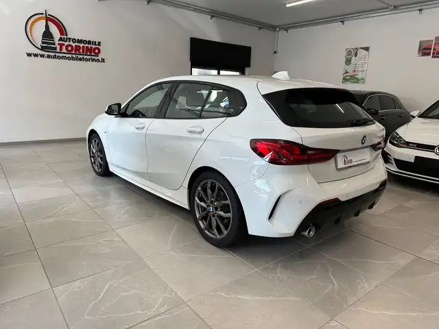 BMW 1 Series view 6