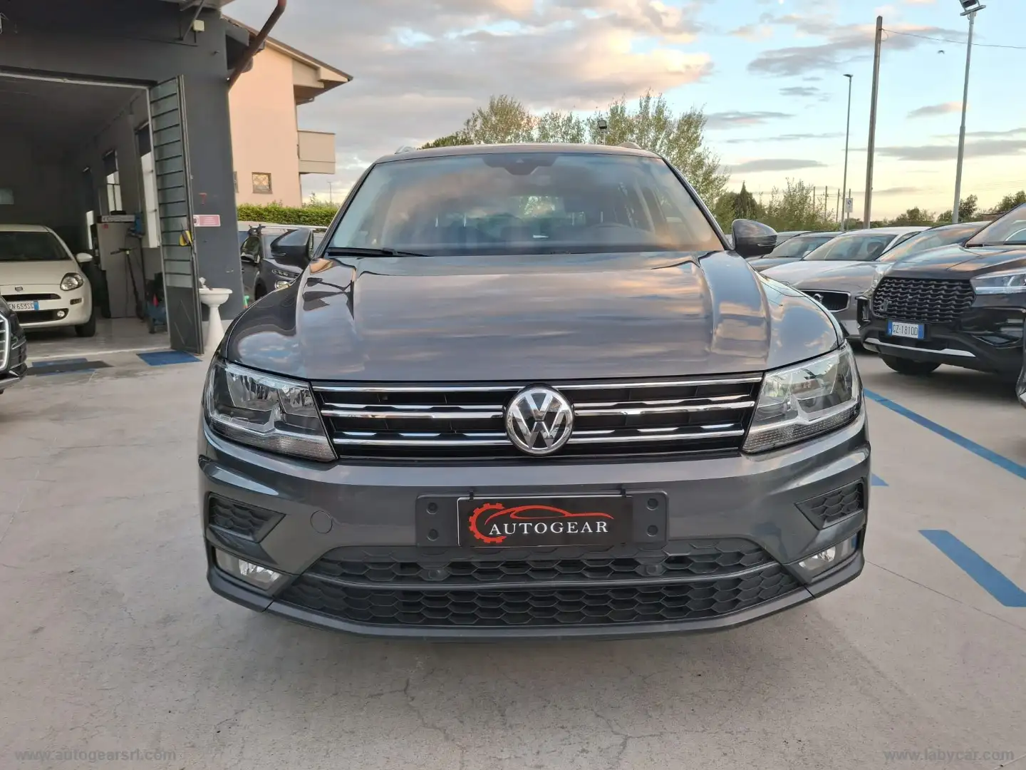 Volkswagen Tiguan 2.0 TDI DSG Advanced 2020 Grau - 2