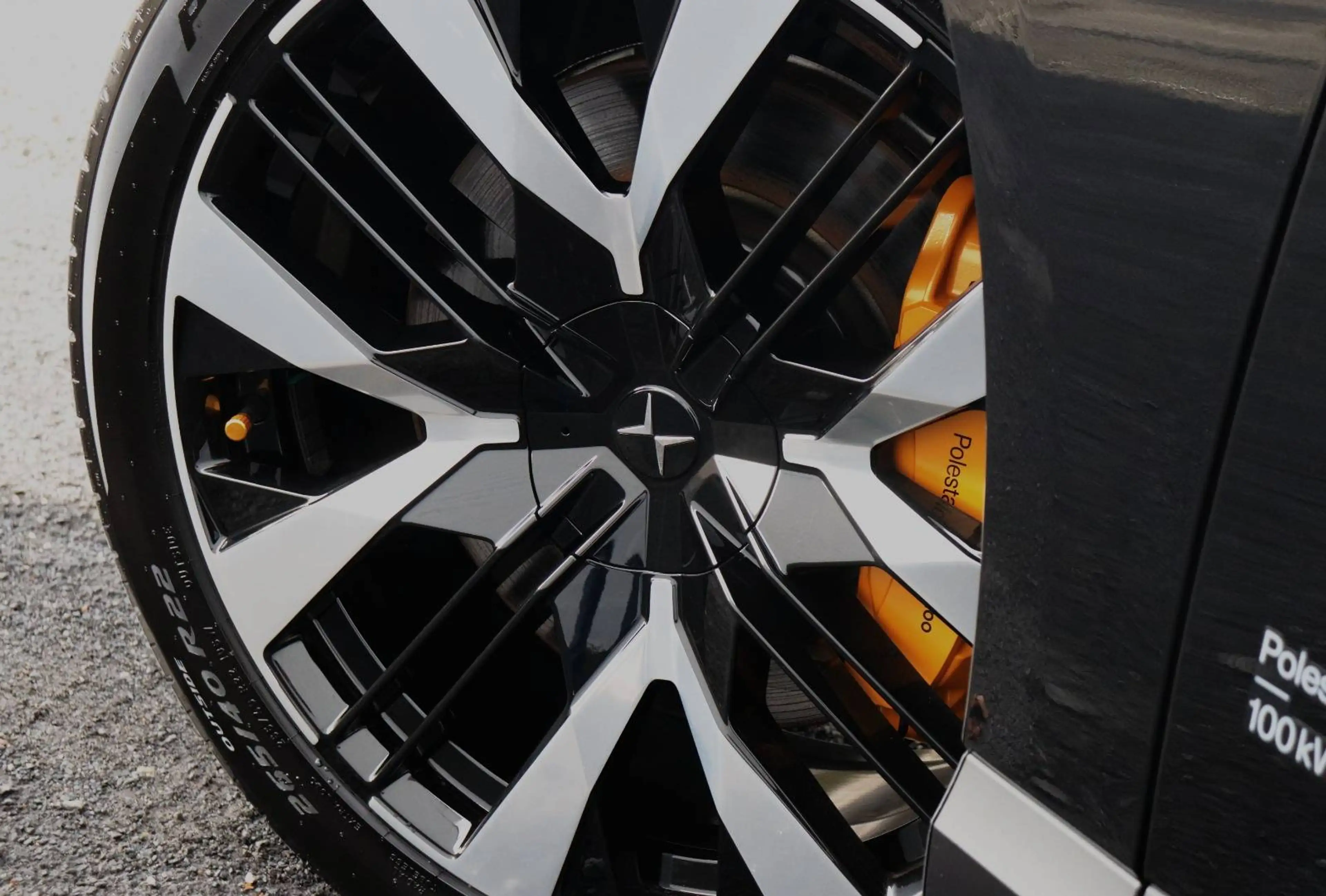 Polestar 4 Performance - Nappa/Elektrochroom/Towbar/SOH = 99% — photo 15