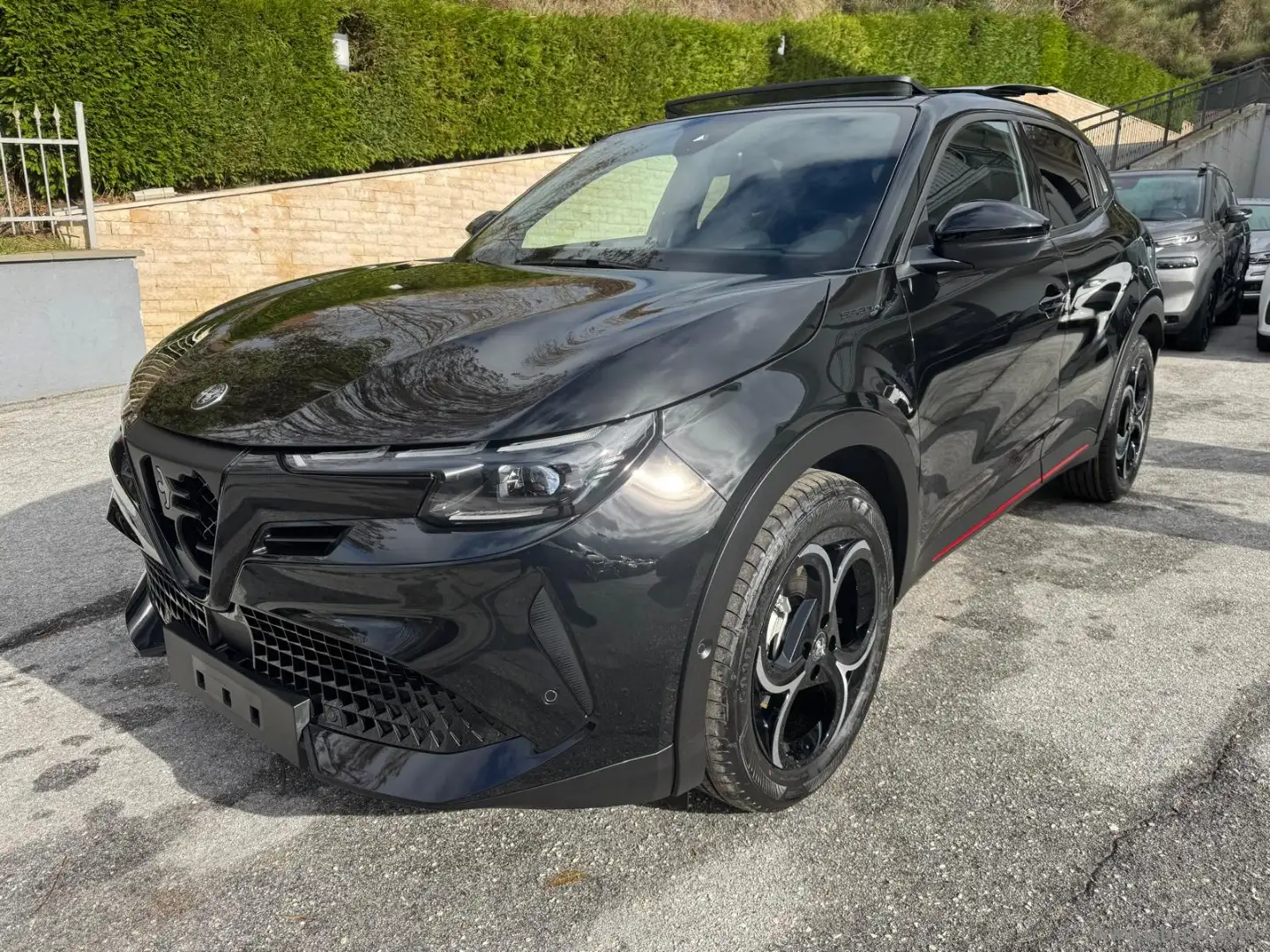 Alfa Romeo Junior 1.2 145 CV Hybrid eDCT6 Speciale Noir - 1