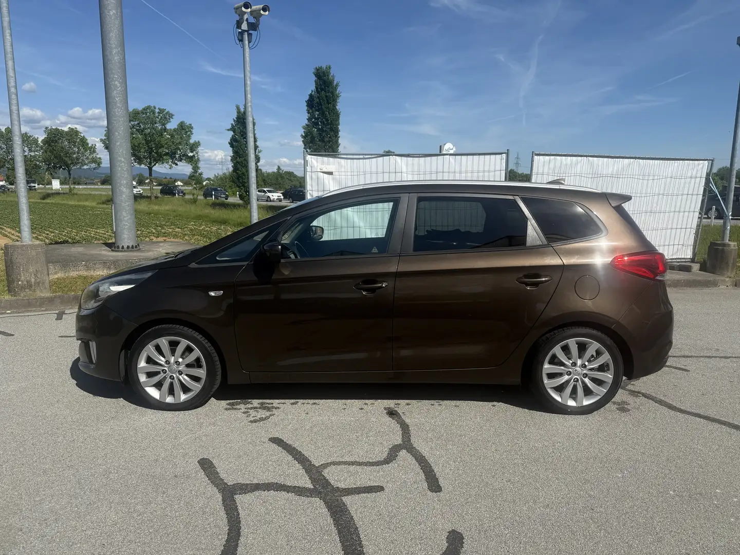 Kia Carens UEFA-4xShz-Pdc-Kamara-Navi-Euro6-Tüv-Au-Kd Neu Braun - 2