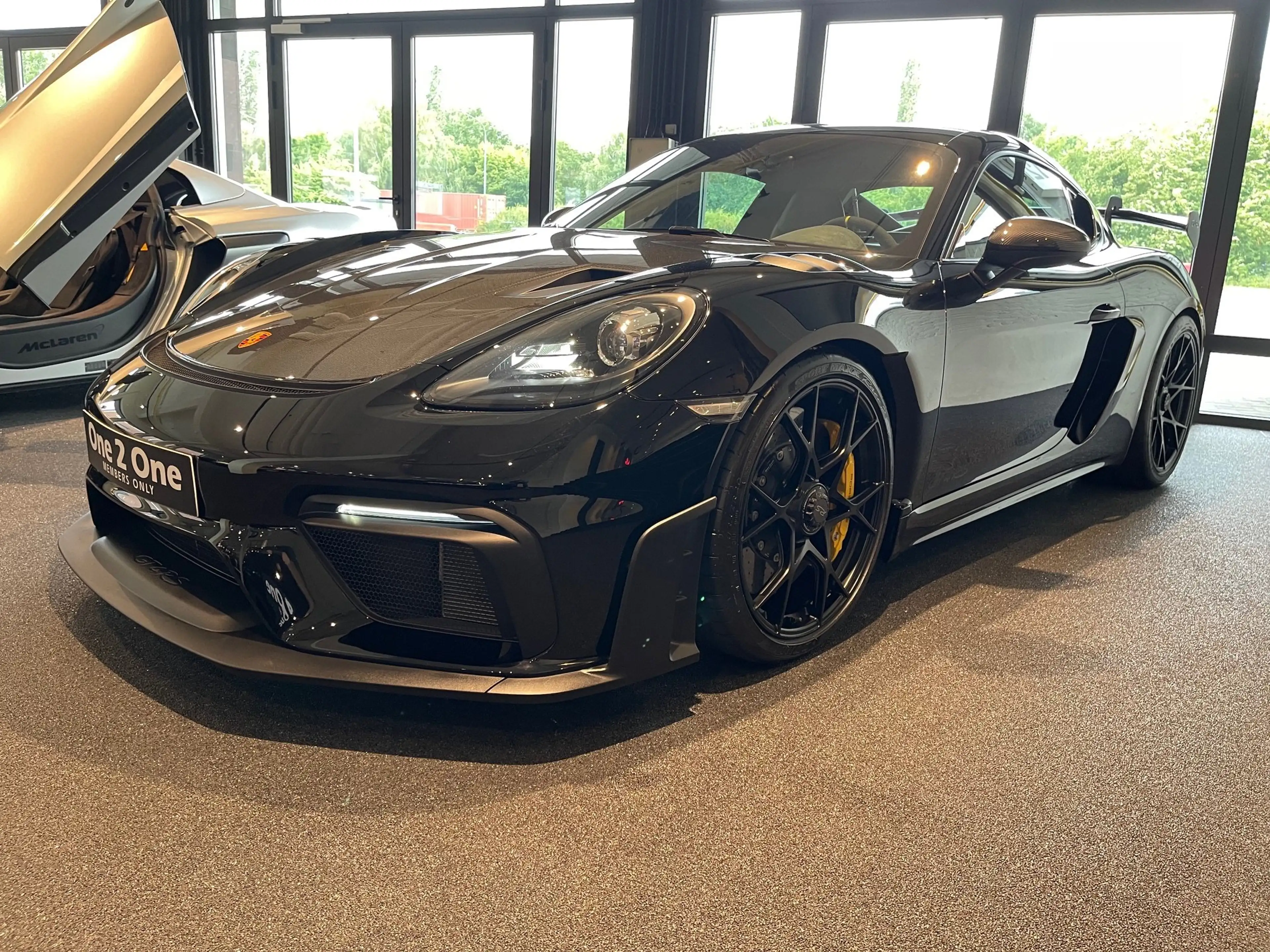 Porsche Cayman 718 Cayman GT4 RS