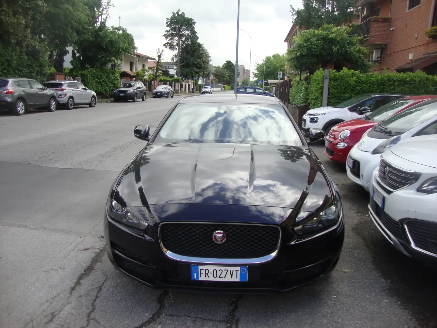 Jaguar XE 2.0d i4 Prestige awd auto euro 6 d.temp Negro - 1