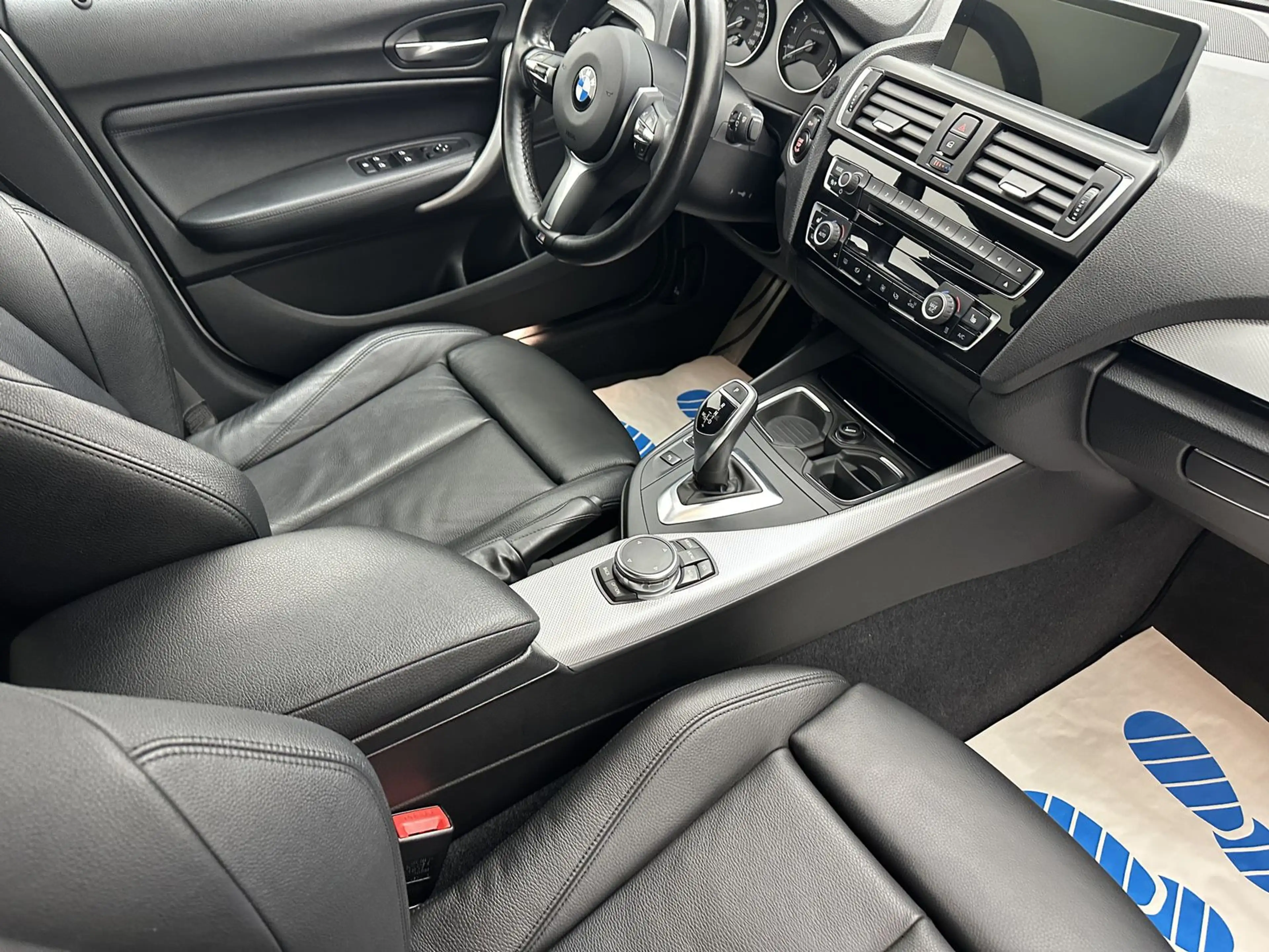 BMW 135 i"1 HAND-NAVI-LEDER-CAM-SITZH-ALU" — photo 10