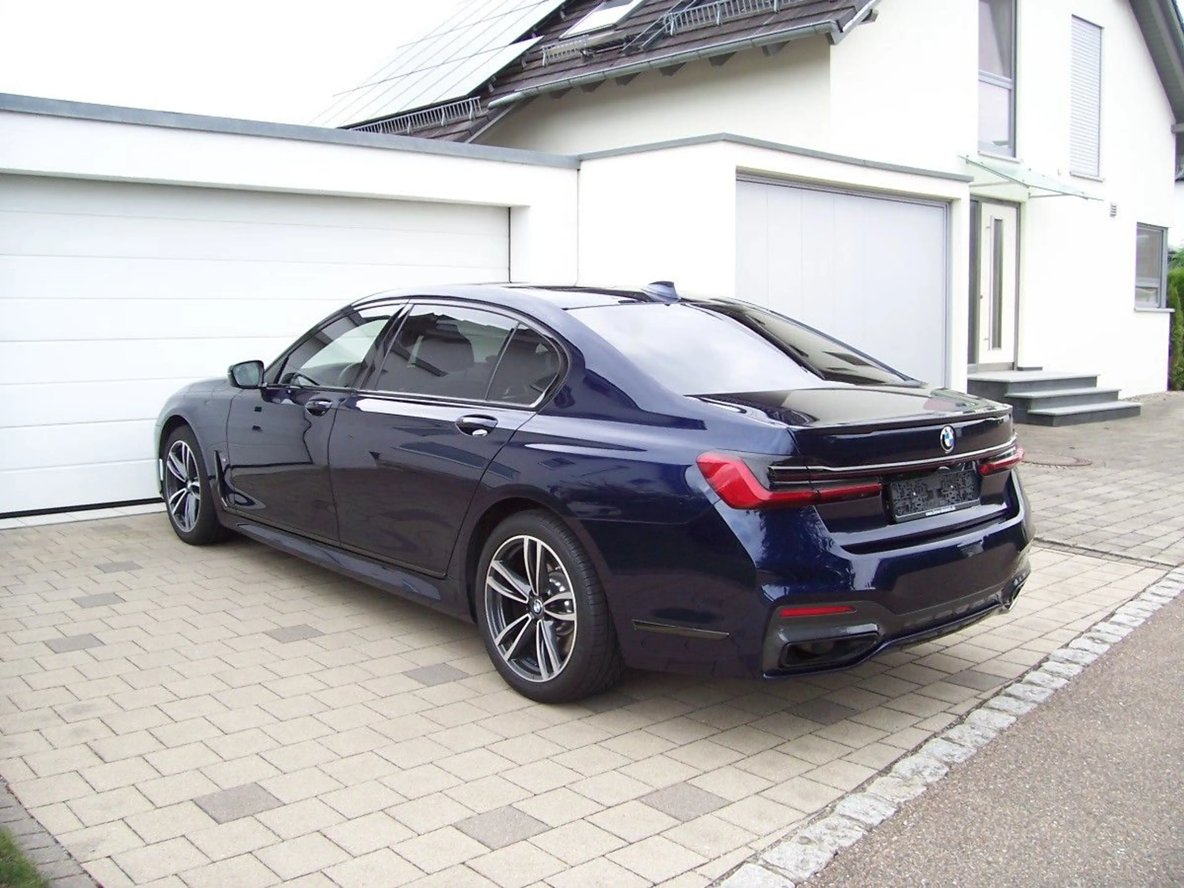 BMW 740 Ld xDrive M Sportpaket Pano H&K touch Laser — photo 4