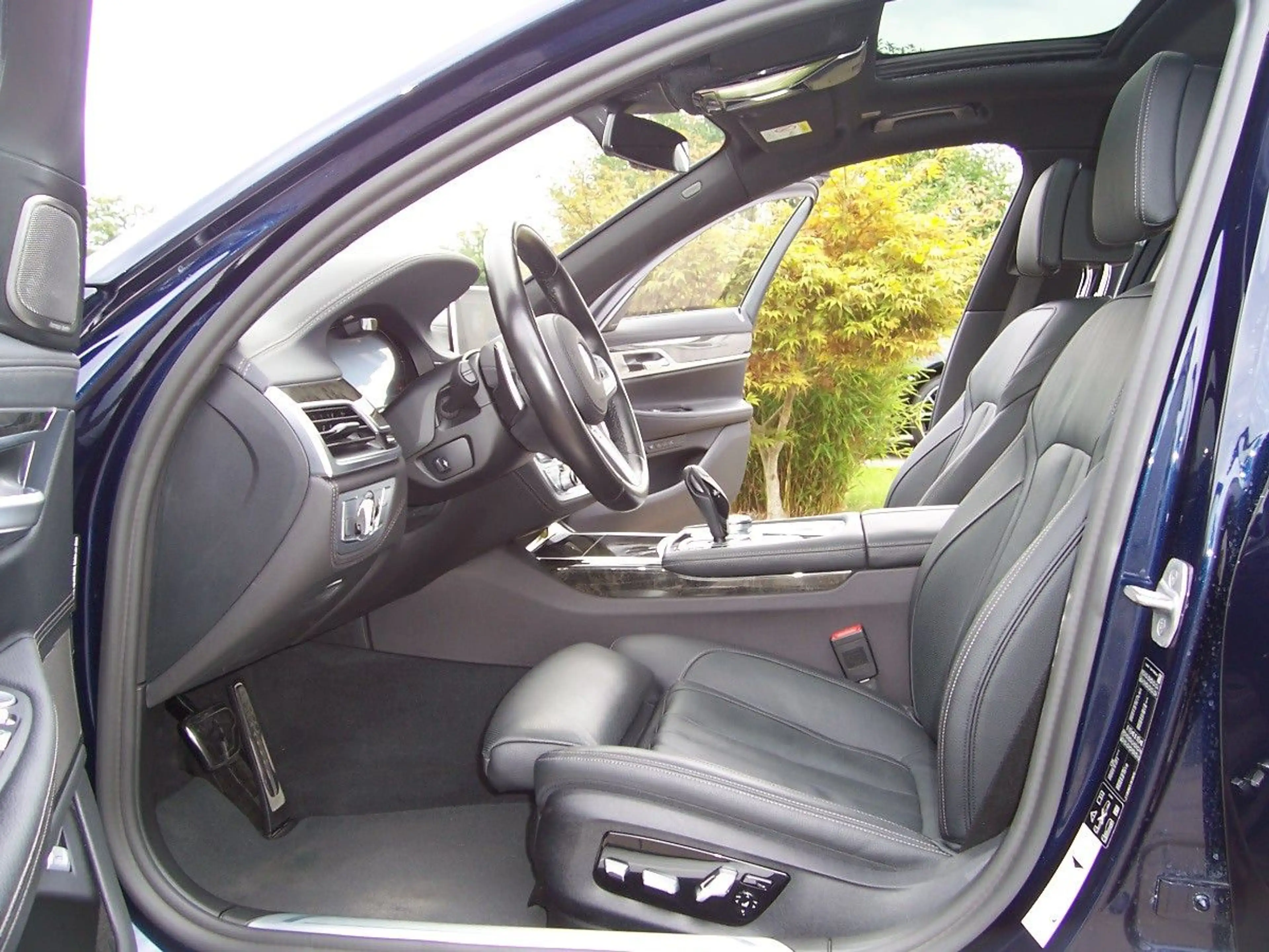 BMW 740 Ld xDrive M Sportpaket Pano H&K touch Laser — photo 8