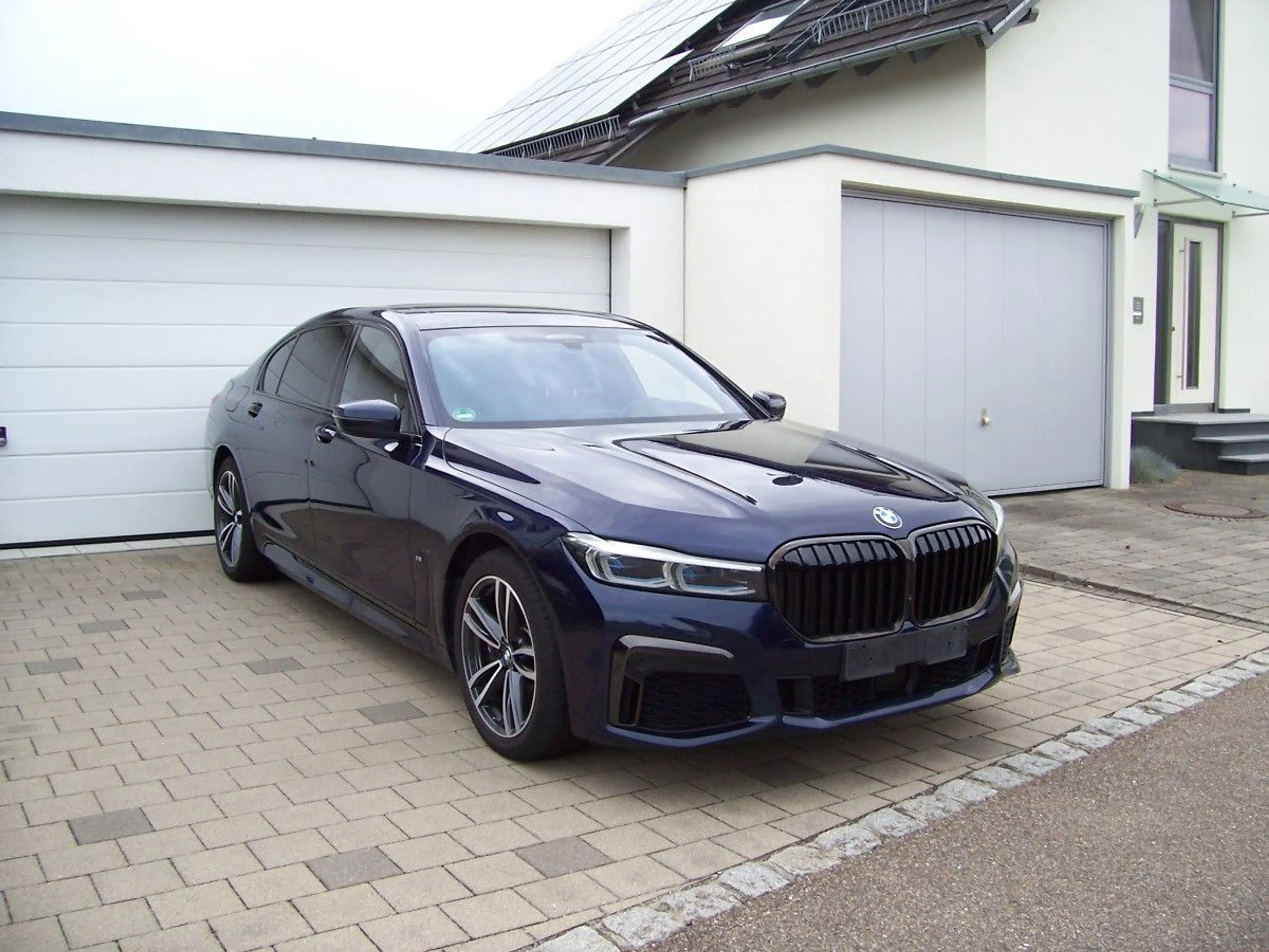 BMW 740 Ld xDrive M Sportpaket Pano H&K touch Laser — photo 7