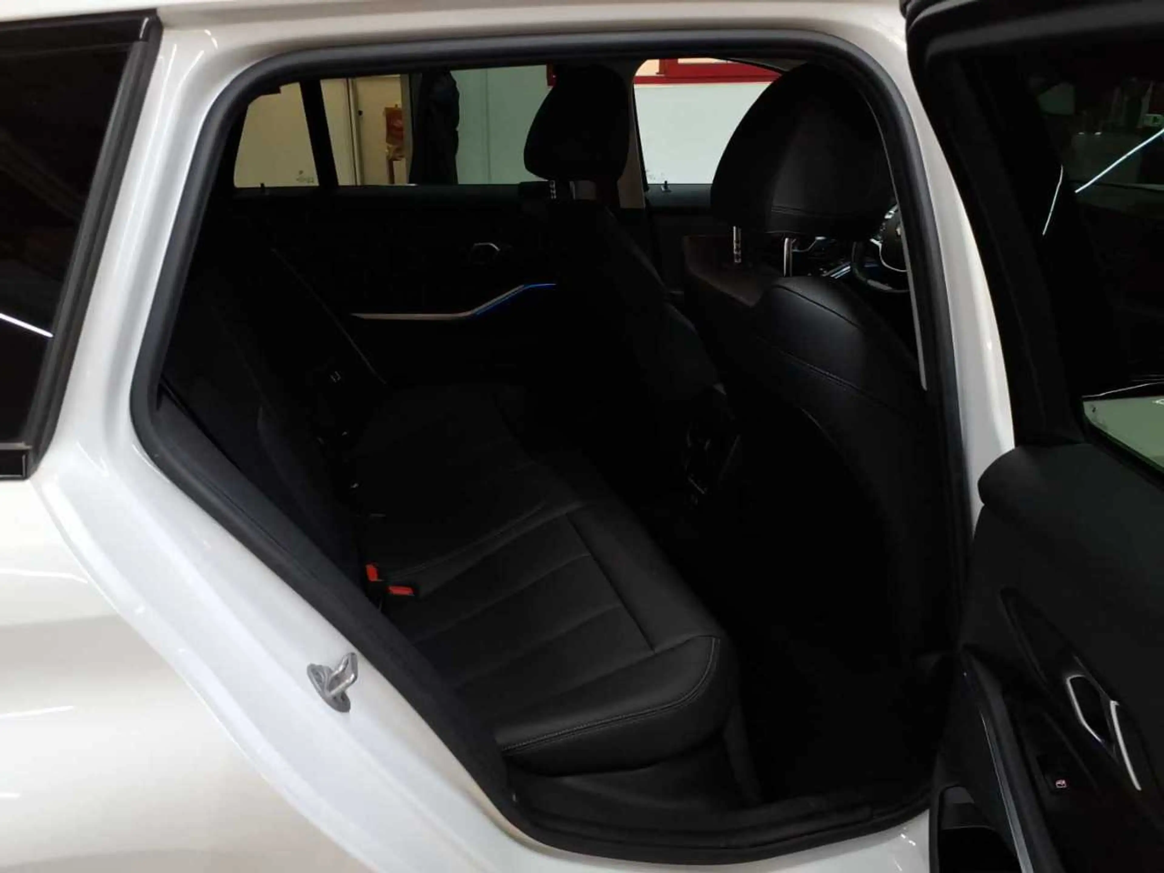 BMW 318 318d Touring Aut. Navi Leder SHZ — photo 14