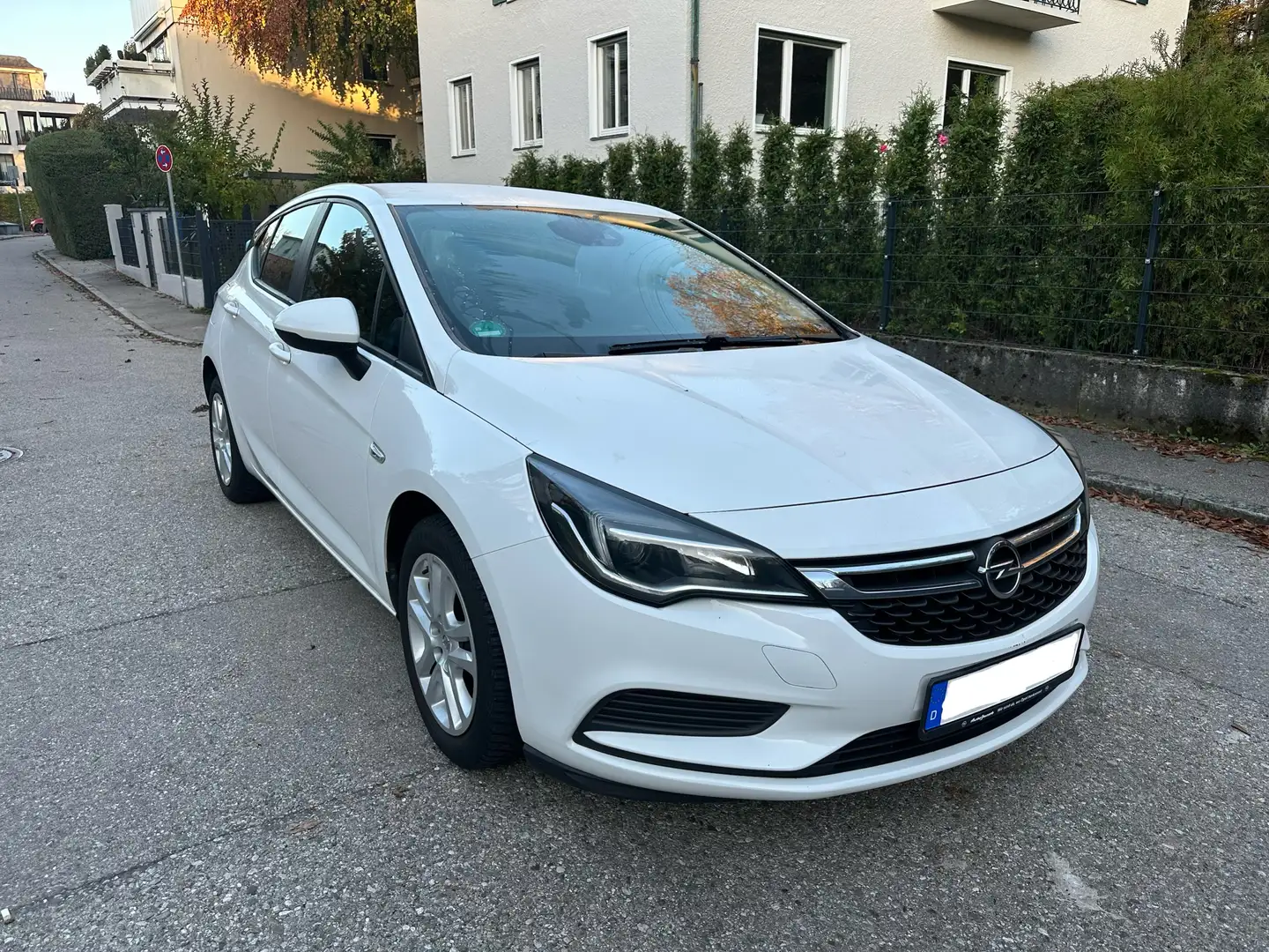 Opel Astra Astra Fließheck 5-Türer, Edition 1.4 ECOTECr Weiß - 1