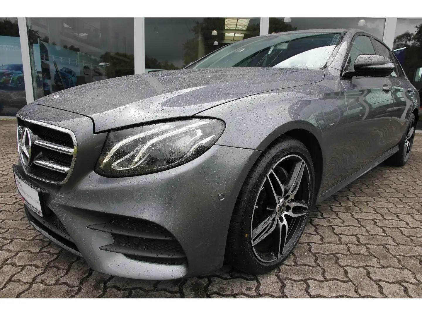 Mercedes-Benz E 220 d Aut. AMG Line Navi LED SHZ RFK Klima DAB Gris - 2