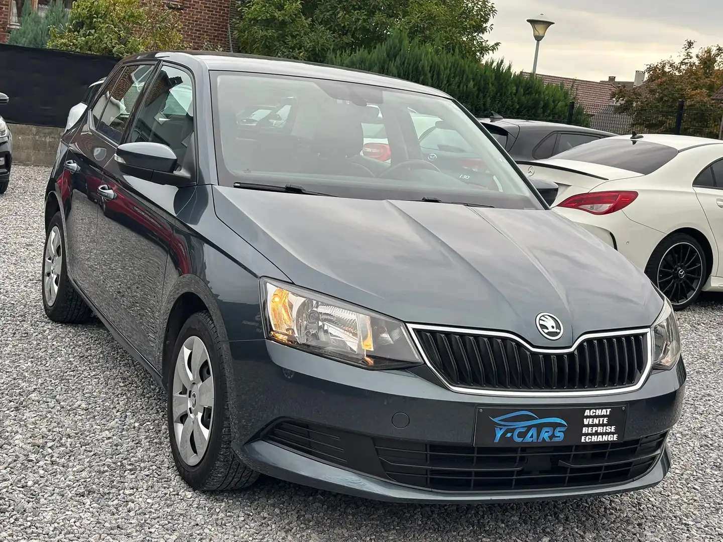 Skoda Fabia 1.0i 12MOIS GARANTIE Grijs - 1