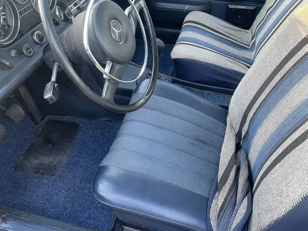 Mercedes-Benz W 114/115 Strich-Acht 220d, foto 6