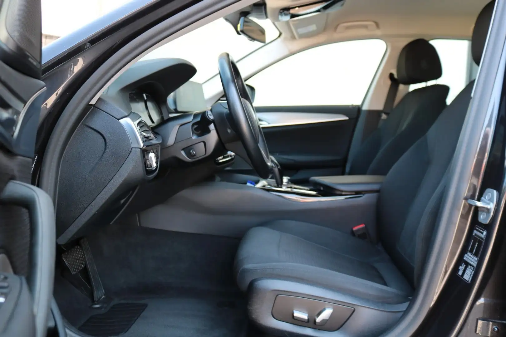 BMW 520 d Touring Automatik*Anhängerkupplung* Grijs - 2