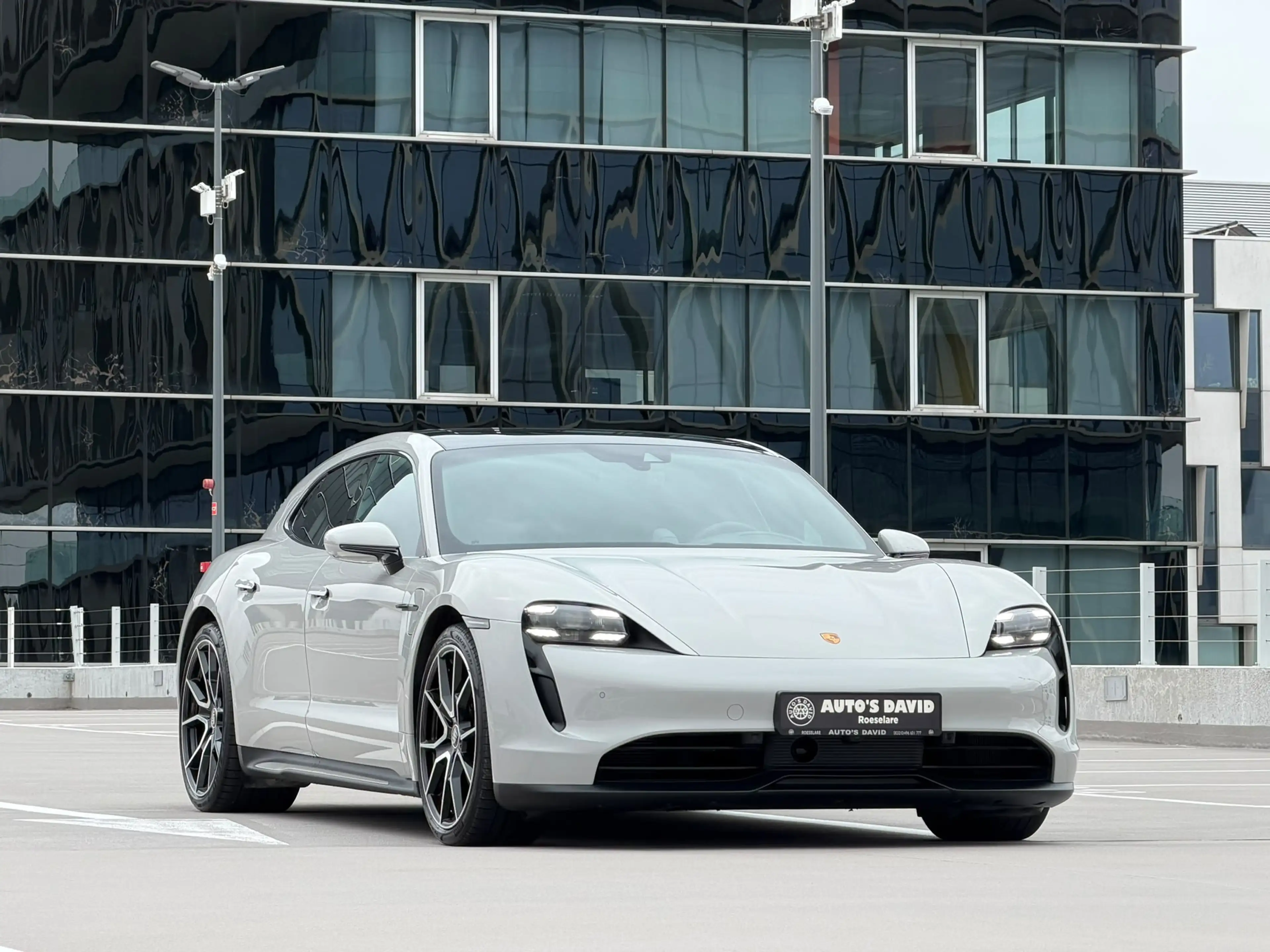 Porsche Taycan Taycan Sport Turismo 93.4 kWh Taycan 4S Sport Turismo — photo 10
