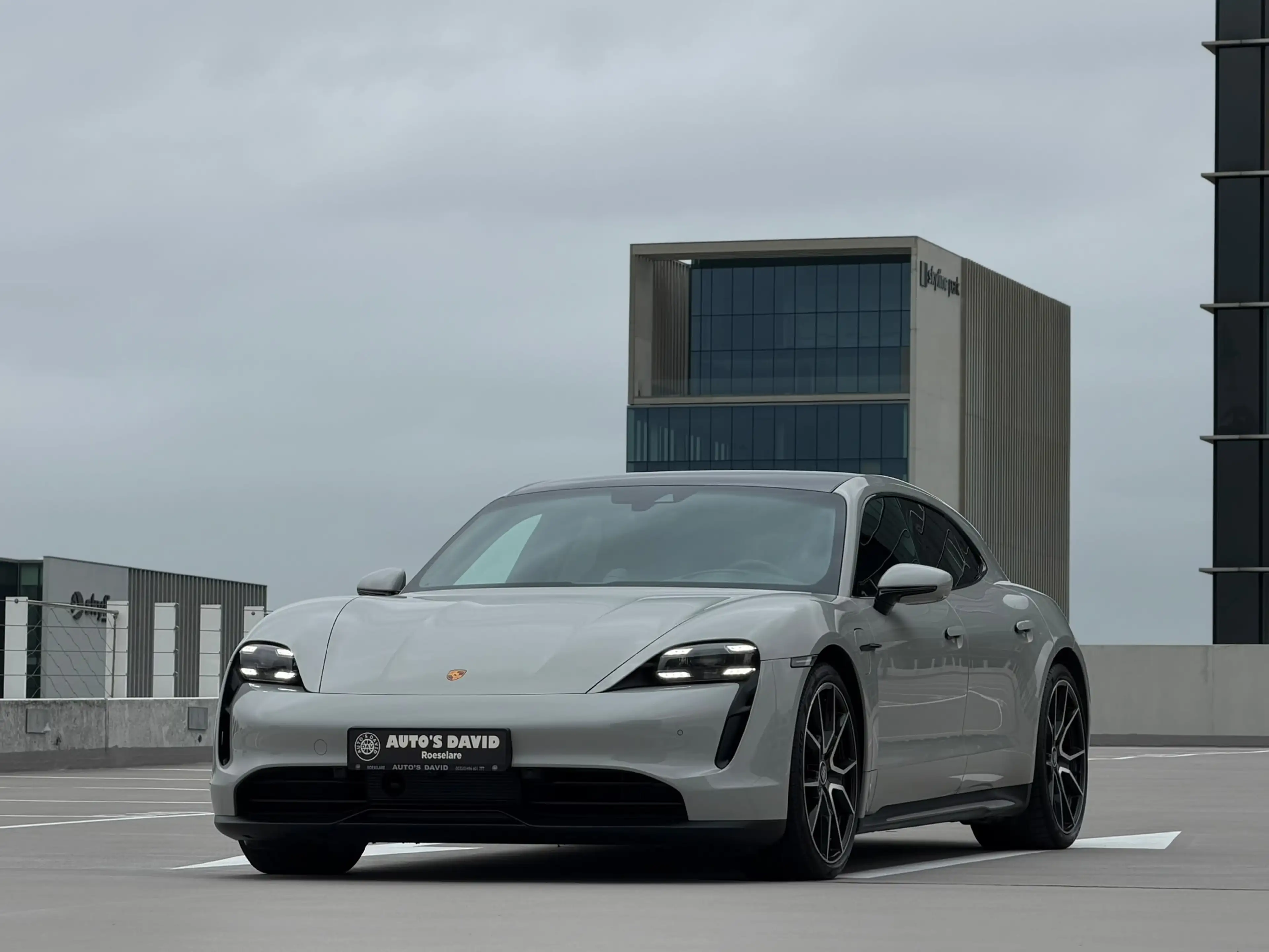 Porsche Taycan Taycan Sport Turismo 93.4 kWh Taycan 4S Sport Turismo — photo 8