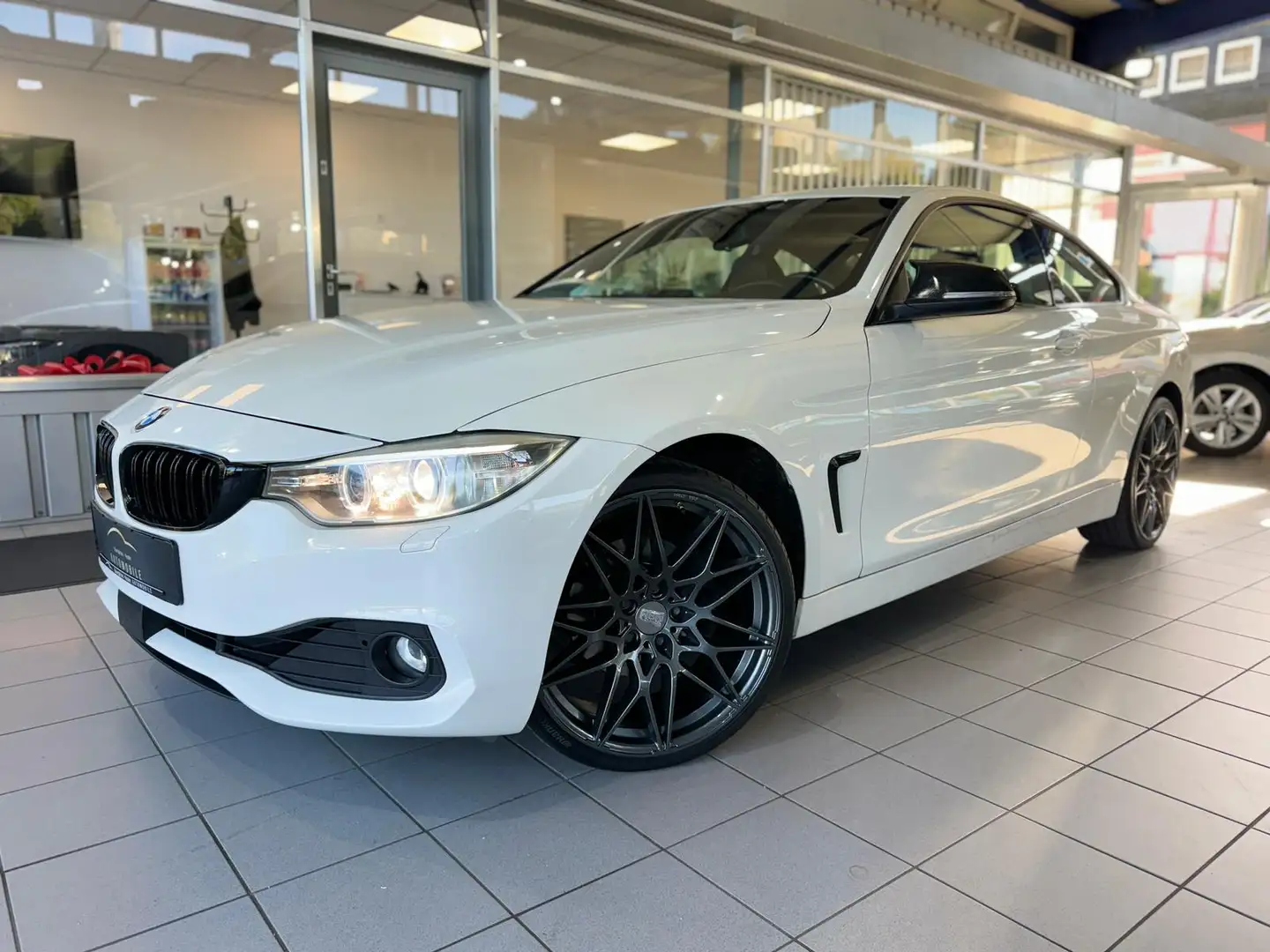 BMW 428 i xDrive Coupe Steptronic BI-XENON NAVI HIFI Weiß - 2