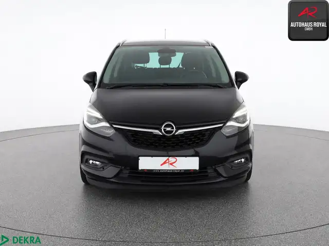 Opel Zafira Tourer view 8