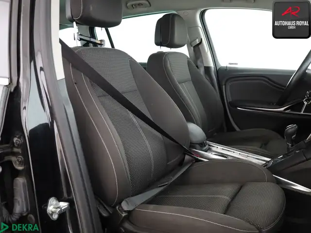 Opel Zafira Tourer view 12