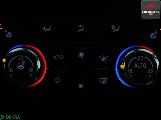 Opel Zafira Tourer view 17