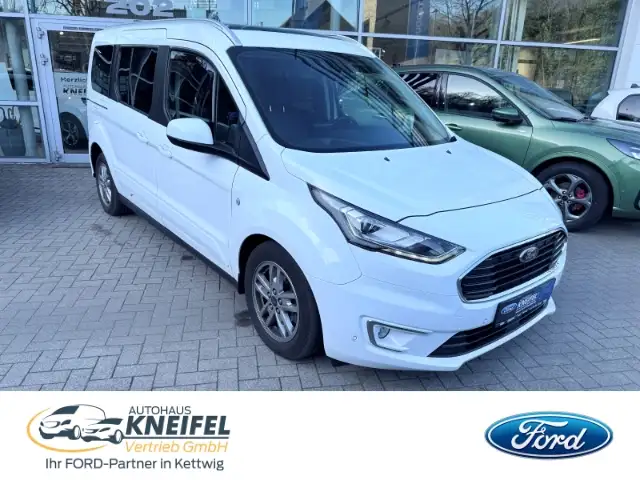 Ford Grand Tourneo Titanium Panorama Navi LED Kurvenlicht