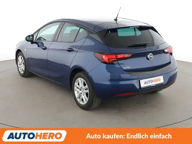 Opel Astra view 4