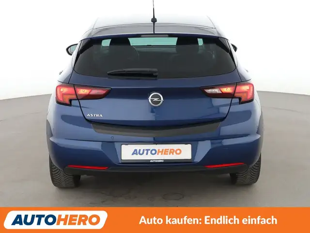 Opel Astra view 5