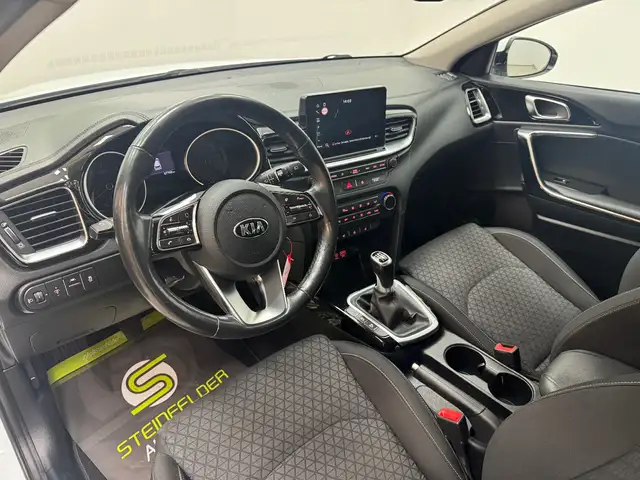 Kia Ceed view 9