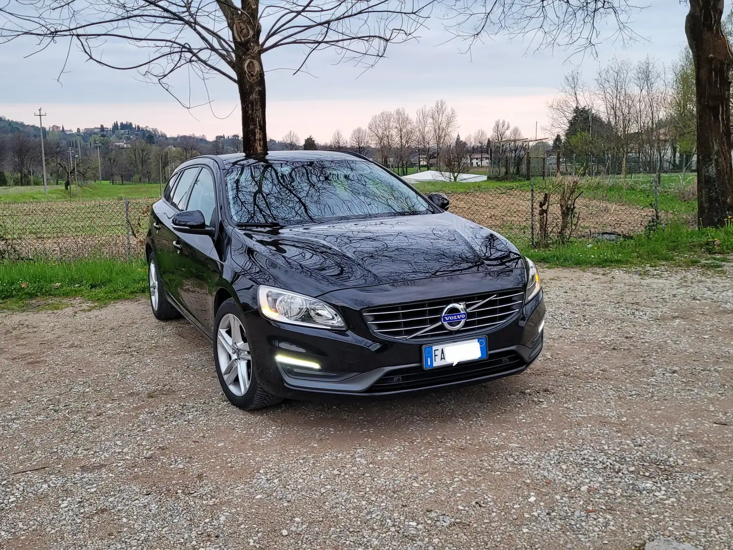 Volvo V60 V60 2.0 d3 Business geartronic Nero - 1