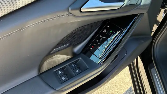 Audi A6 view 10