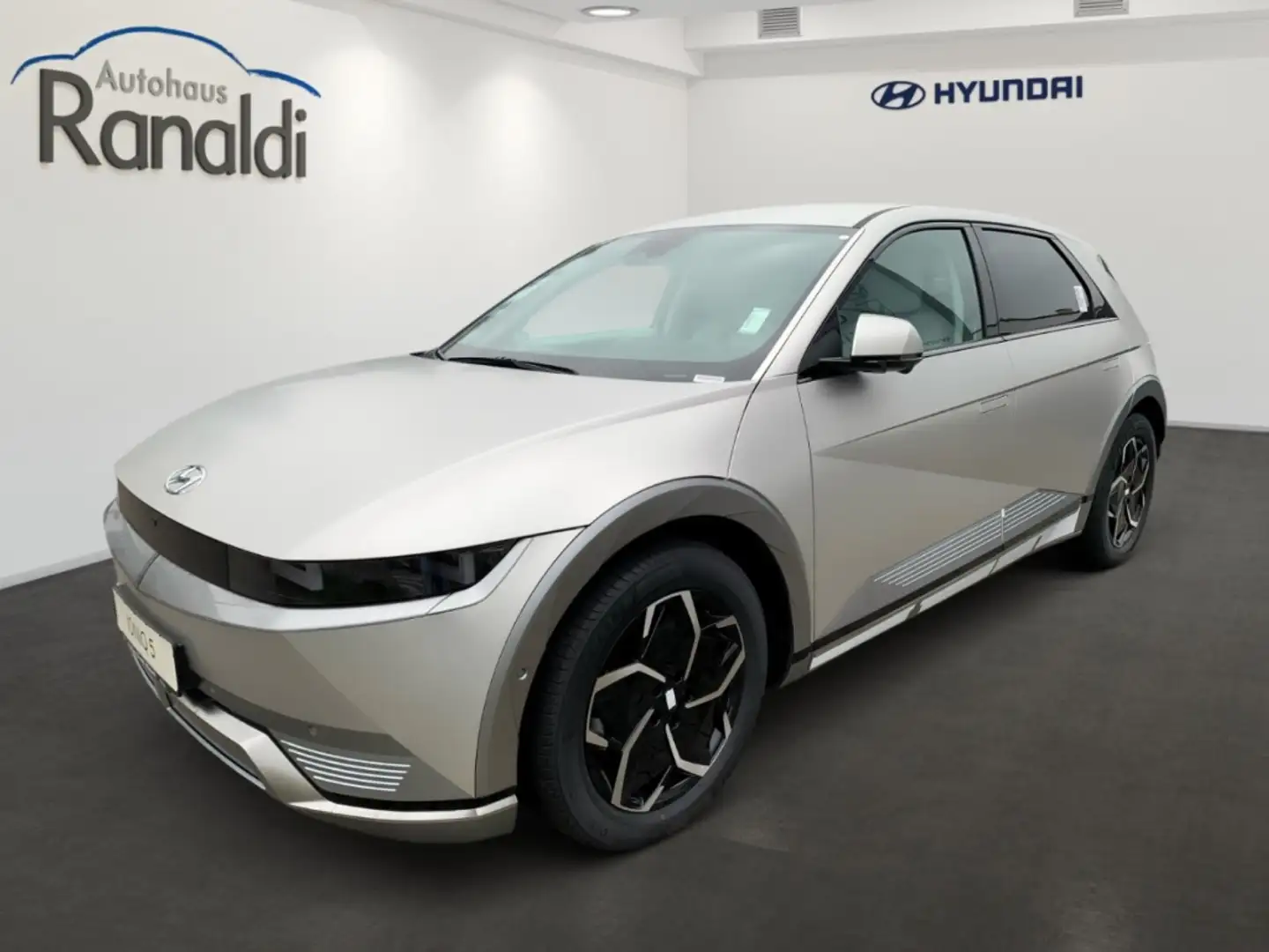 Hyundai IONIQ 5 77,4kWh+Allrad+ UNIQ+inkl.Relaxpaket+Sofort+ Gold - 1