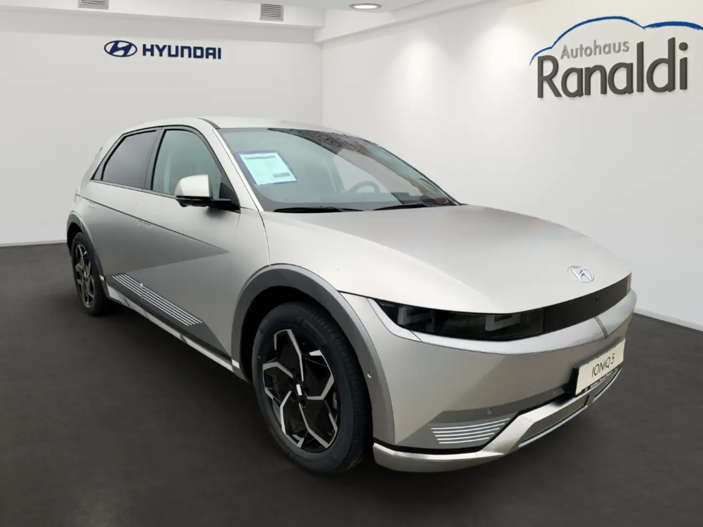 Hyundai IONIQ 5 77,4kWh+Allrad+ UNIQ+inkl.Relaxpaket+Sofort+ Gold - 2