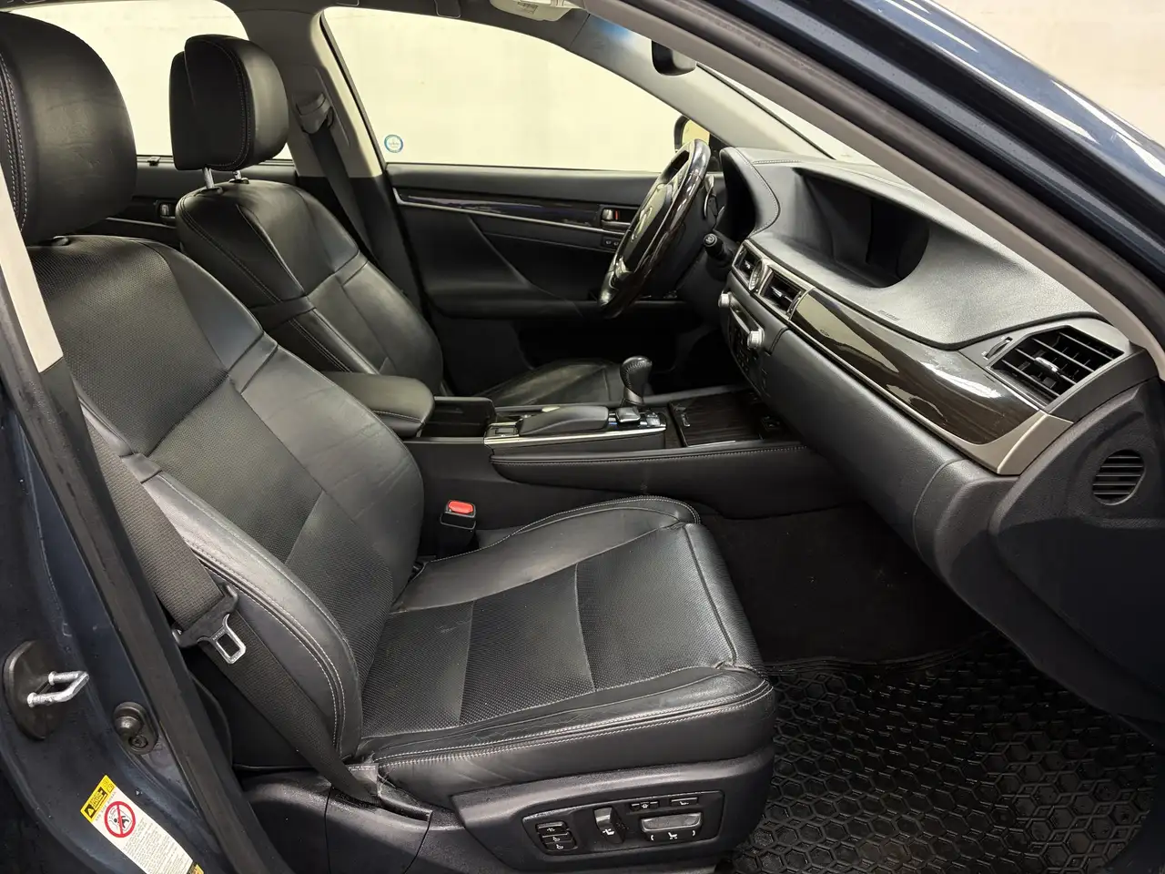 Lexus GS снимка Lexus GS