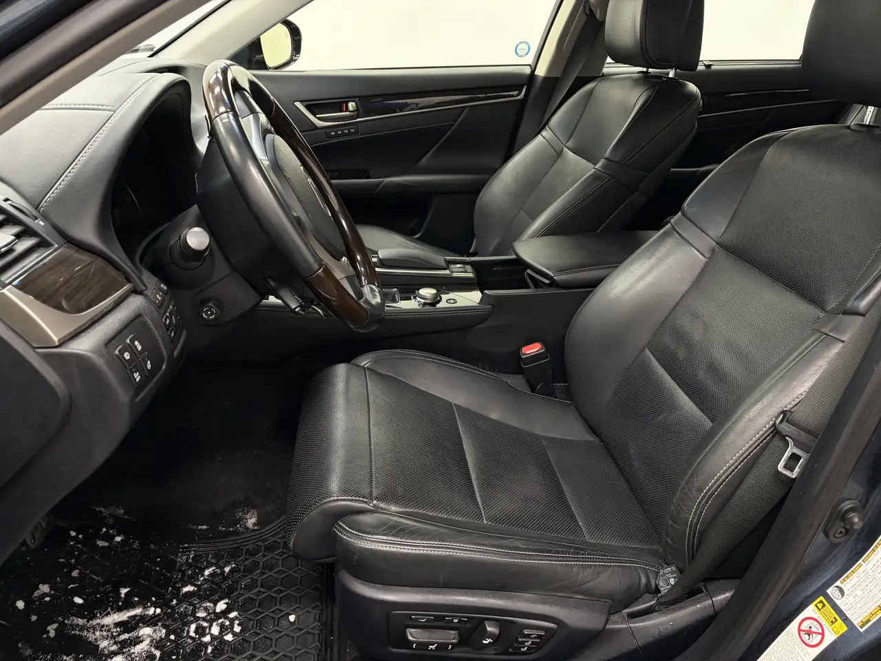Lexus GS снимка Lexus GS