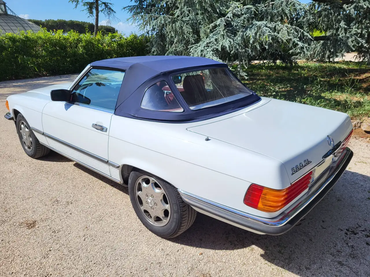 Mercedes-Benz SL 560, foto 1