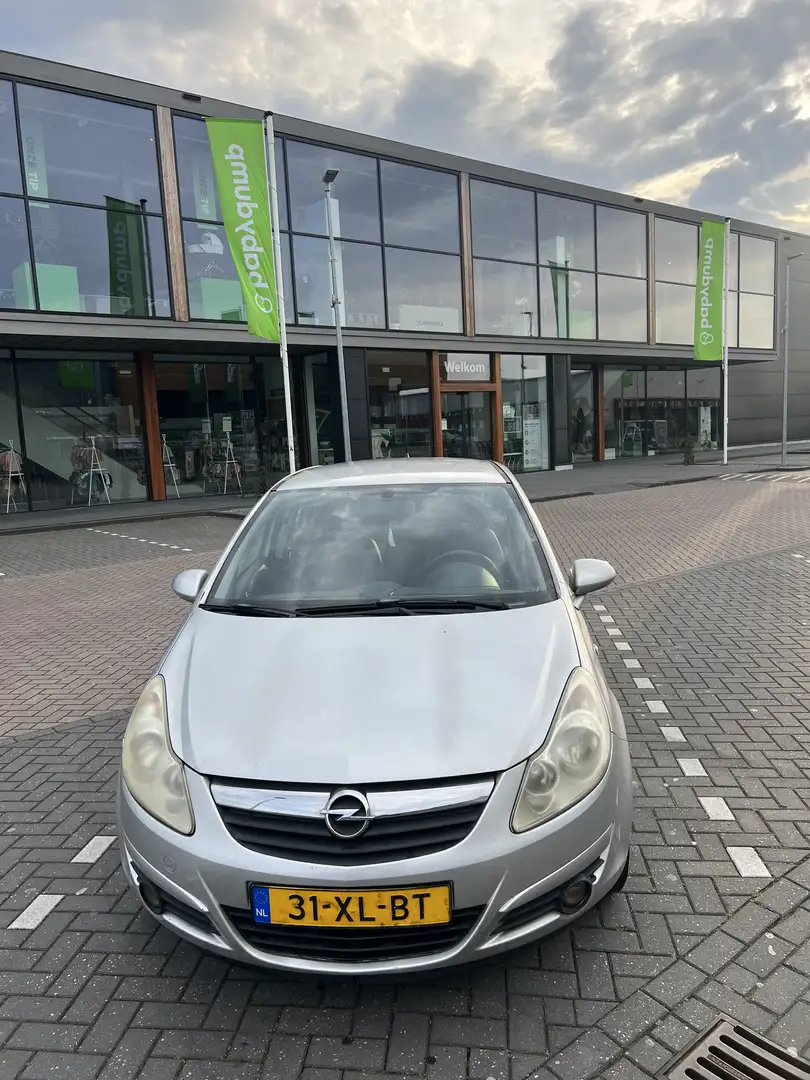 Opel Corsa 1.2-16V Cosmo Szary - 2
