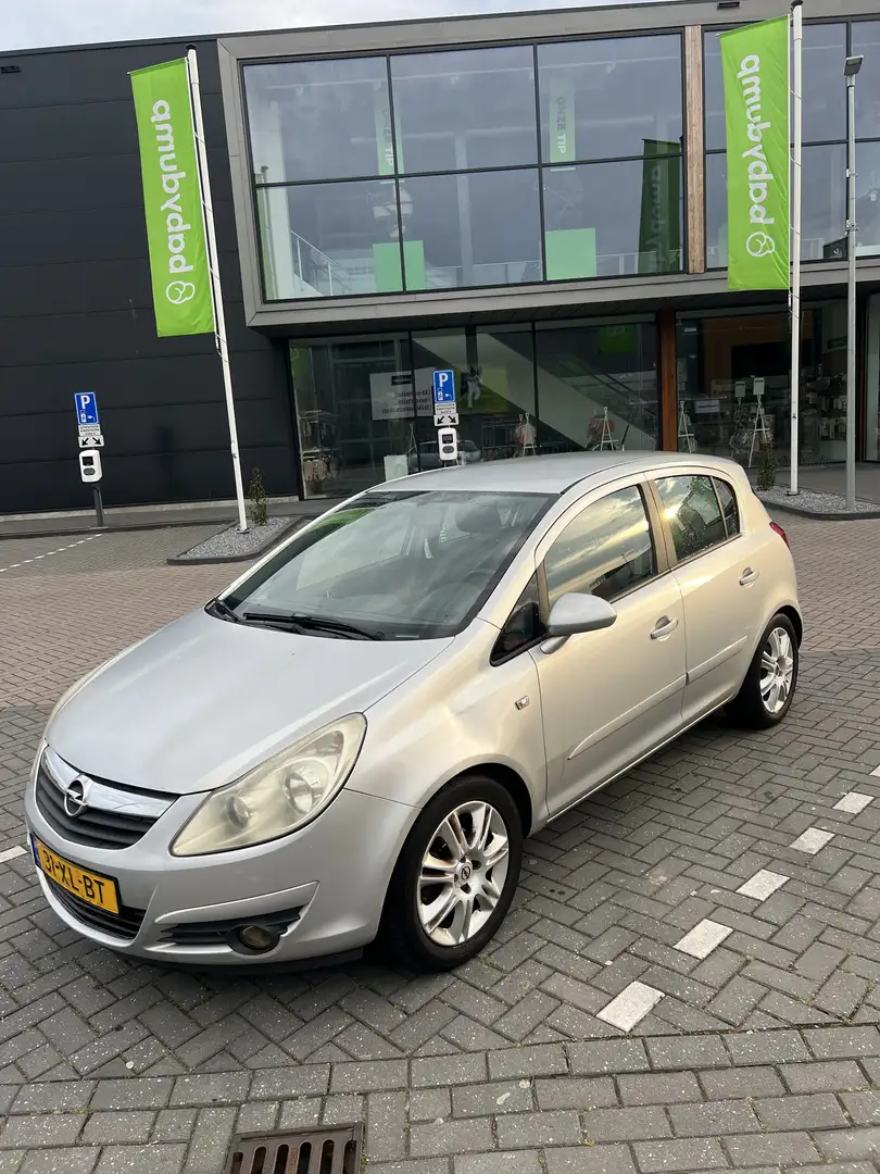 Opel Corsa 1.2-16V Cosmo Szary - 1