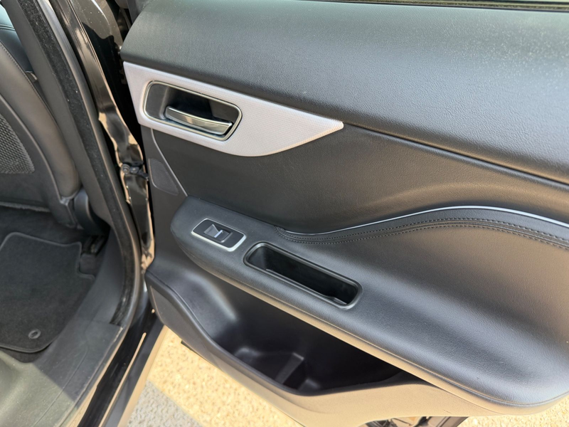 Jaguar F-Pace F-PACE Portfolio AWD Pano AHK LED Kamera Keylees — photo 12
