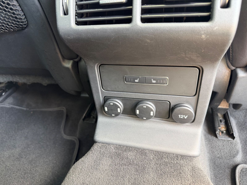 Jaguar F-Pace F-PACE Portfolio AWD Pano AHK LED Kamera Keylees — photo 11