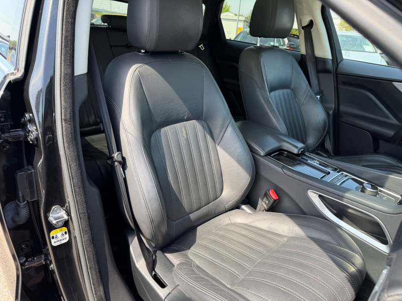 Jaguar F-Pace F-PACE Portfolio AWD Pano AHK LED Kamera Keylees — photo 6