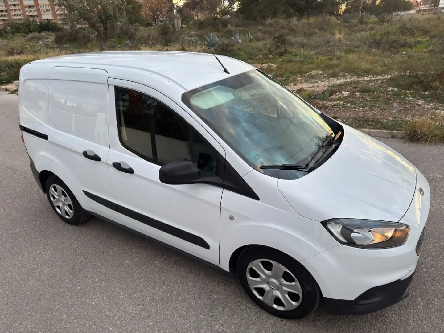 Ford Transit Courier Van 1.5TDCi Limied 75 Blanco - 2