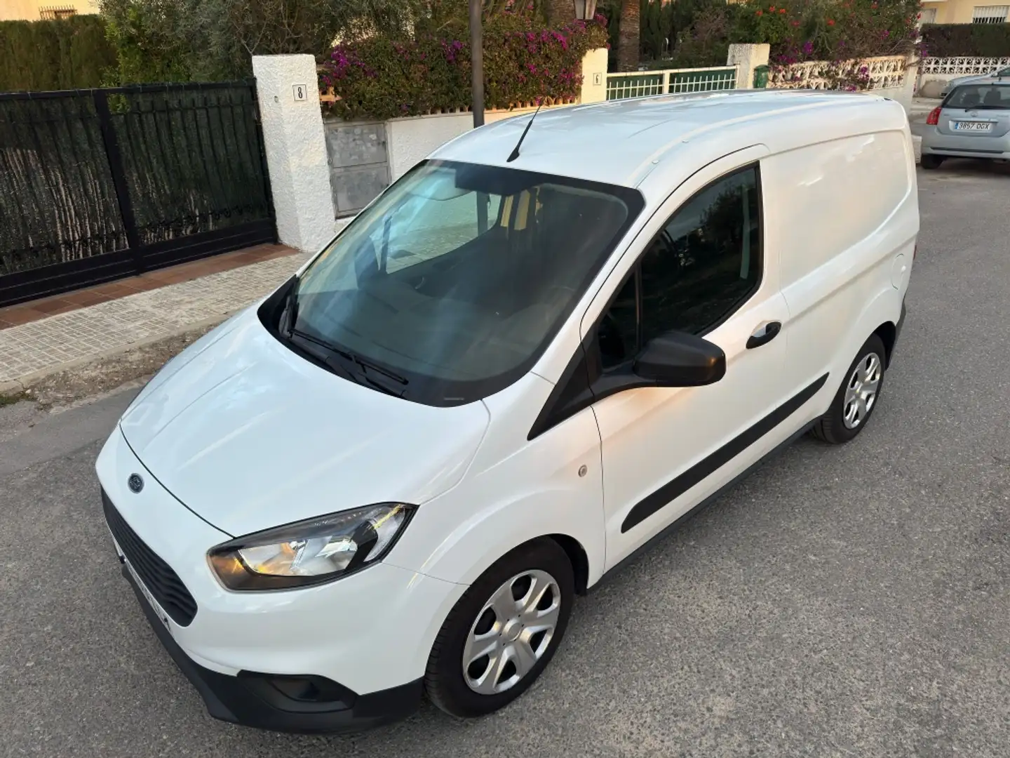 Ford Transit Courier Van 1.5TDCi Limied 75 Blanc - 1