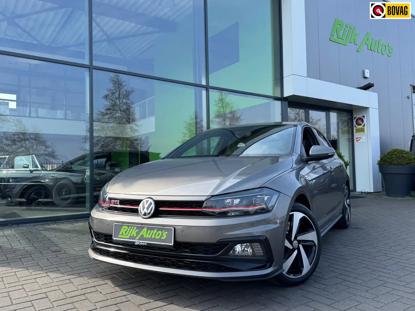 Volkswagen Polo GTI 2.0 TSI * Stoelverwarming * Adaptive Cruise Contro Grijs - 1