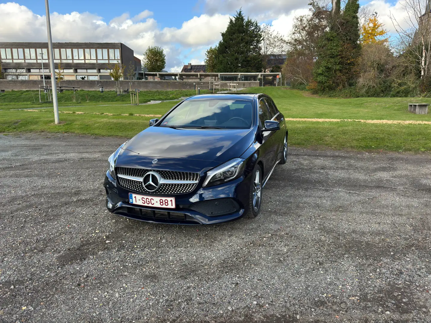 Mercedes-Benz A 180 A 180 d 7G-DCT AMG Line Blauw - 1