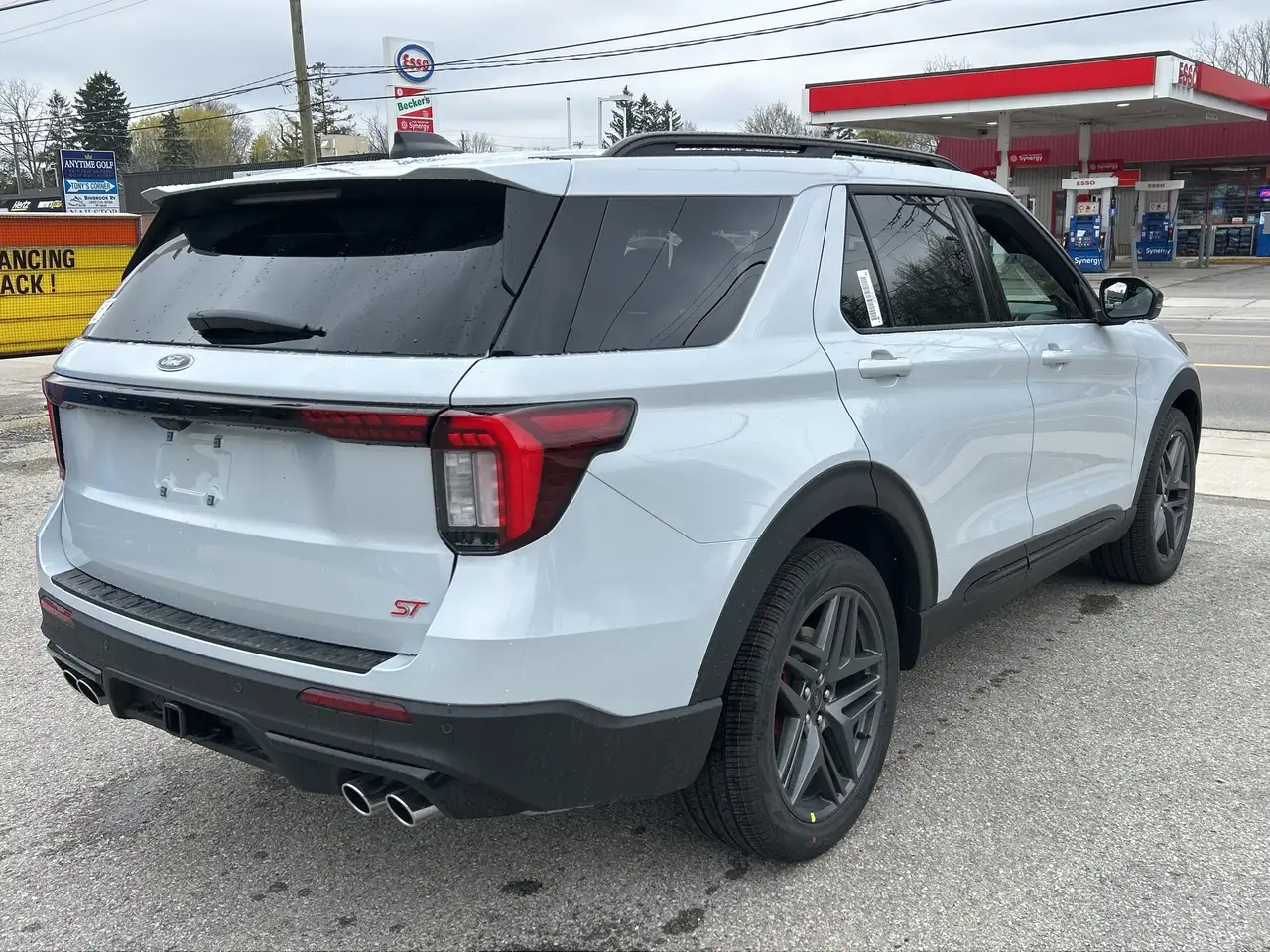 Ford Explorer снимка Ford Explorer
