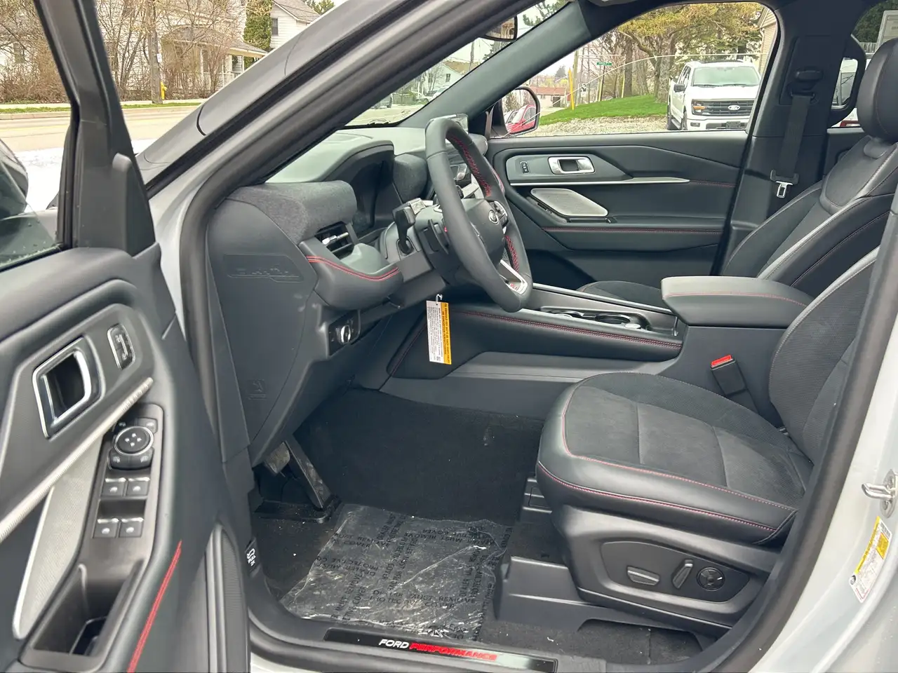 Ford Explorer снимка Ford Explorer
