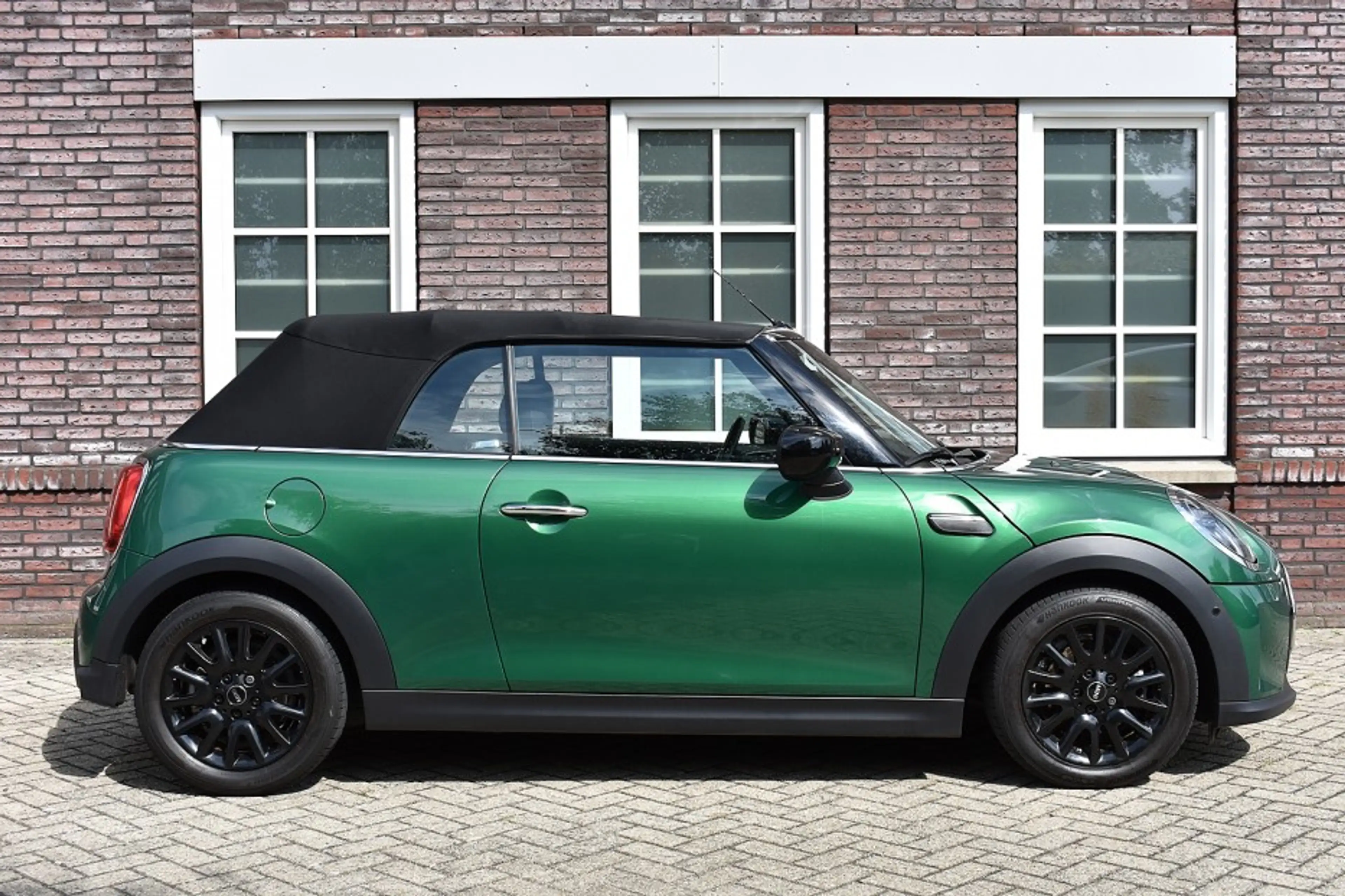 MINI Cooper Cabrio 1.5 Cooper Rockingham GT Edition/leer/Navi/Stoelve — photo 6