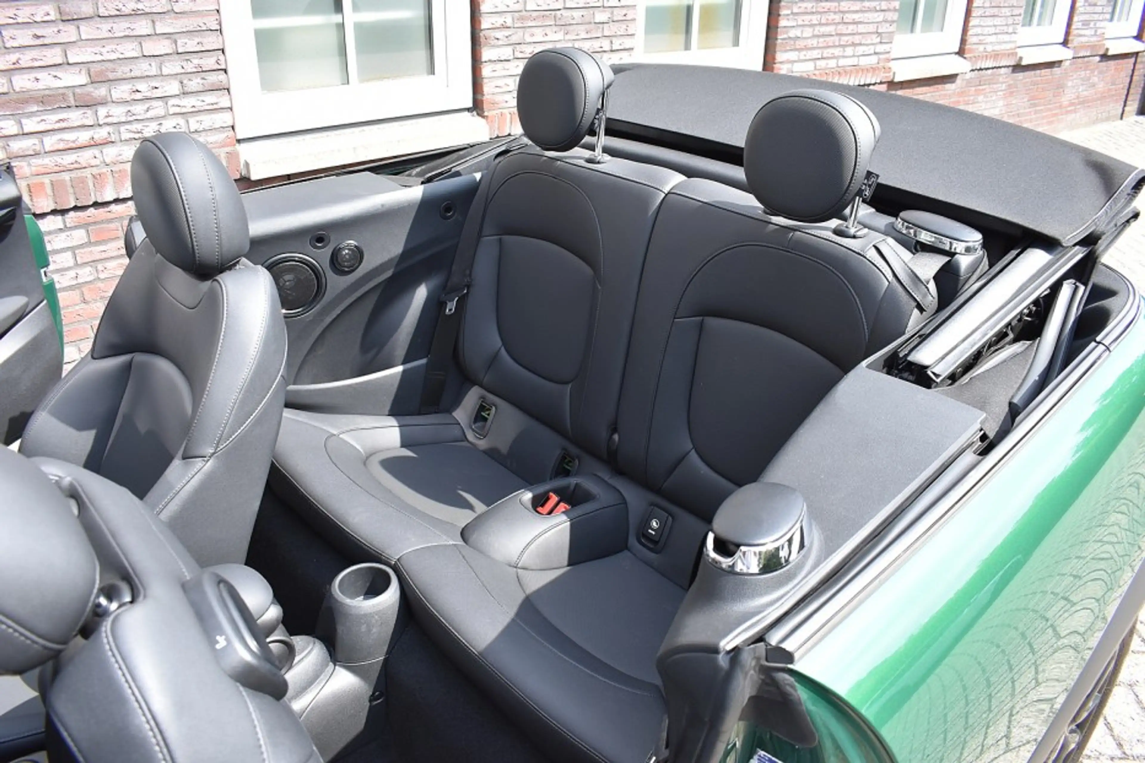 MINI Cooper Cabrio 1.5 Cooper Rockingham GT Edition/leer/Navi/Stoelve — photo 4