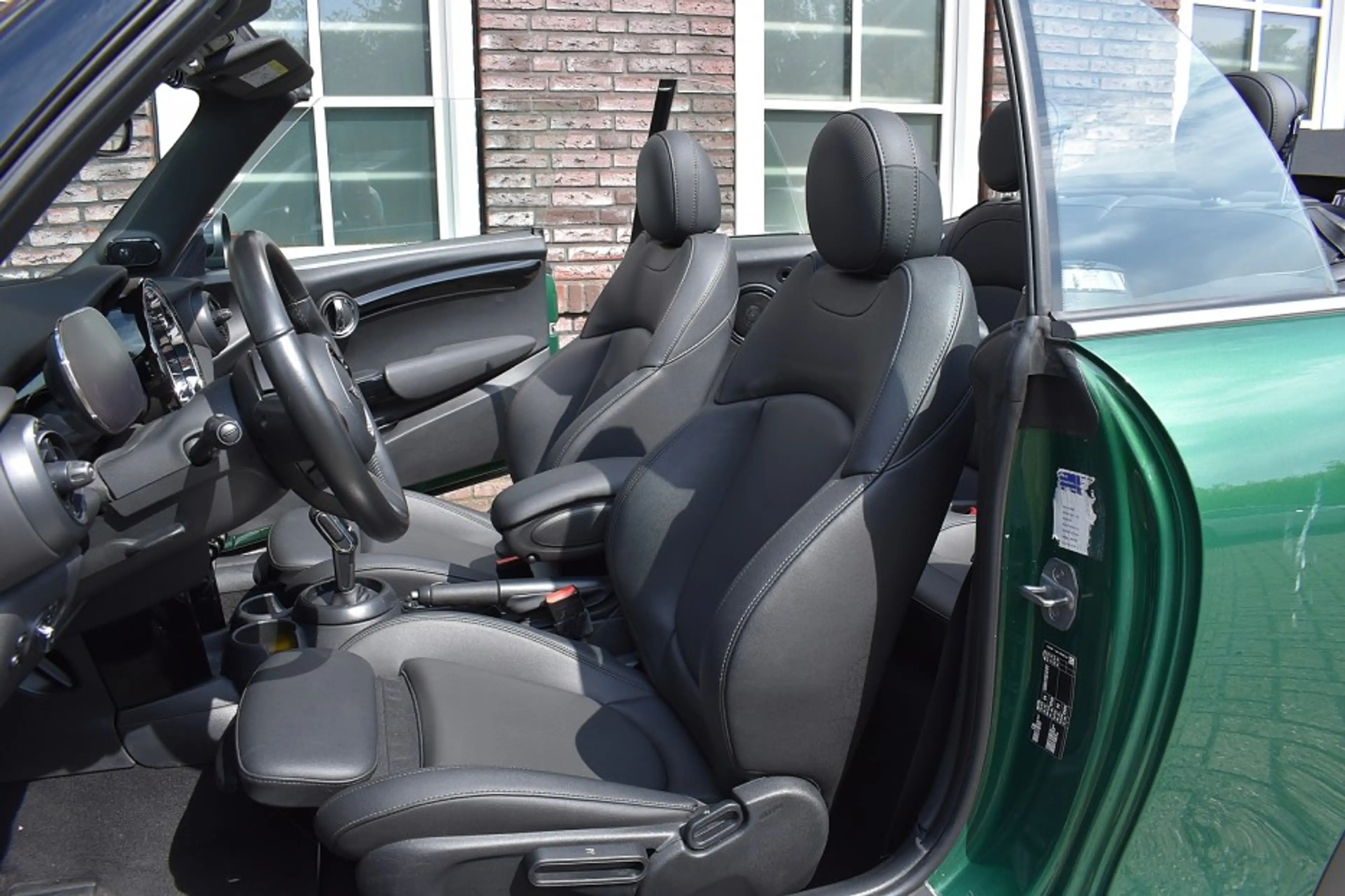 MINI Cooper Cabrio 1.5 Cooper Rockingham GT Edition/leer/Navi/Stoelve — photo 3
