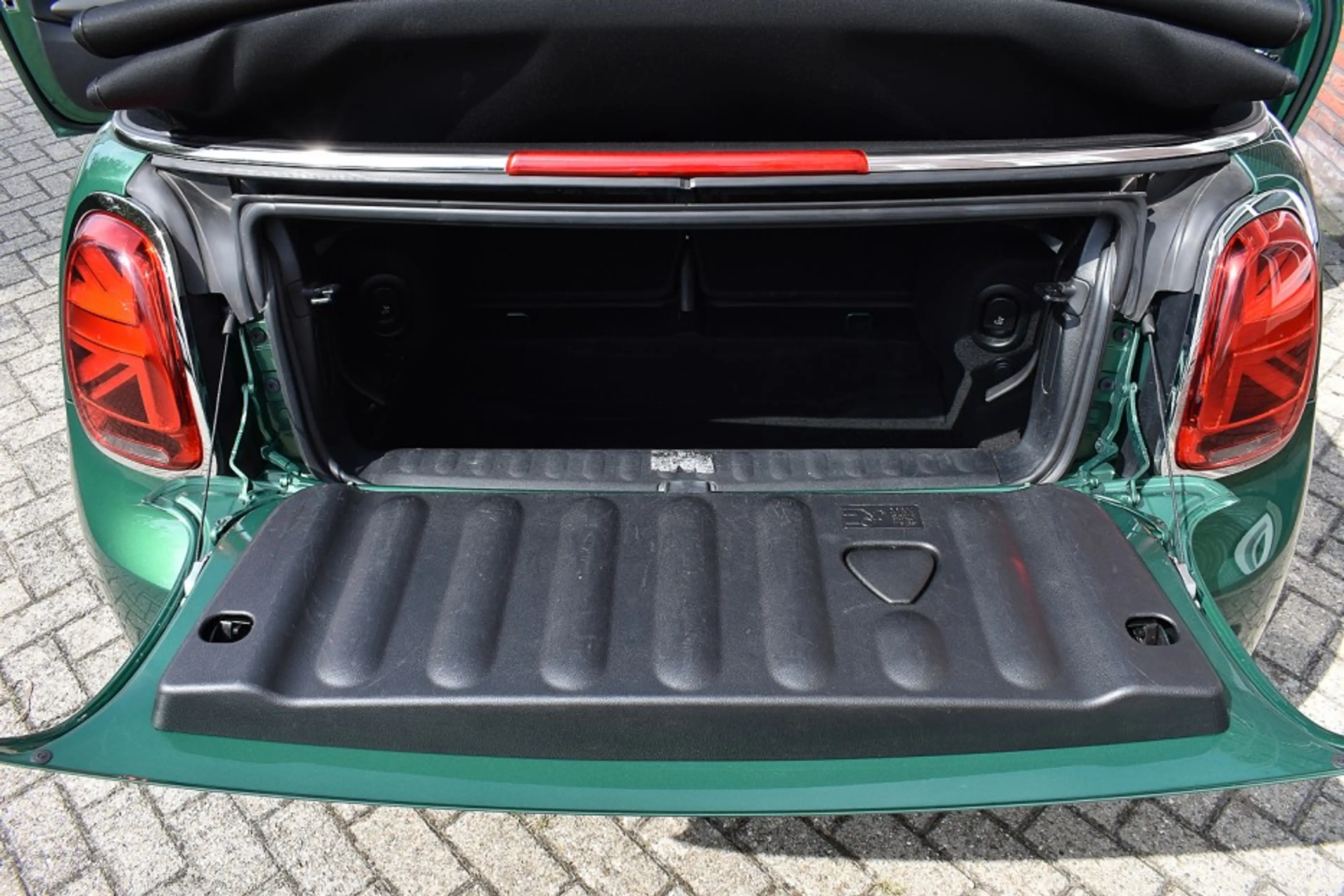 MINI Cooper Cabrio 1.5 Cooper Rockingham GT Edition/leer/Navi/Stoelve — photo 14